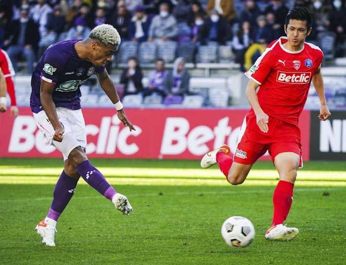 オナイウが2ゴール 逆転勝利に貢献 サッカー仏杯 日本経済新聞 オナイウが2ゴール 逆転勝利に貢献 サッカー仏杯 日本経済新聞