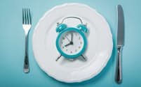 1日おきに断食をするダイエットは、通常のダイエットよりも減量効果や健康面での利益が大きいのでしょうか？（写真=123RF）