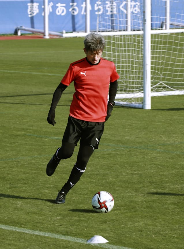 カズに8クラブが獲得希望 気持ちに正直に決断 日本経済新聞 カズに8クラブが獲得希望 気持ちに正直に決断 日本経済新聞