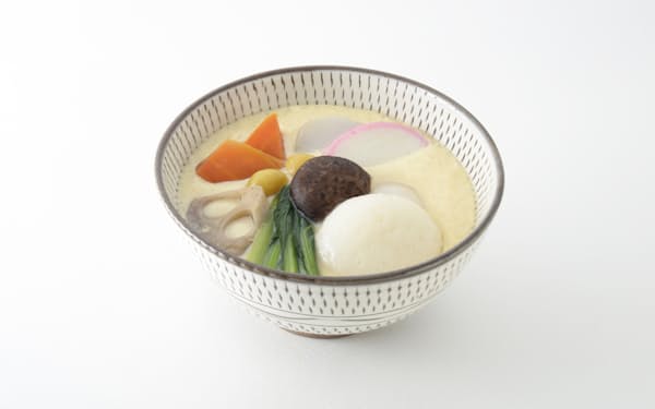 福岡県朝倉市では、茶わん蒸しに餅を入れた「蒸し雑煮」が食べられている