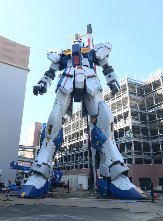 実物大は 伊達じゃない 福岡でガンダム像 お披露目 日本経済新聞 実物大は 伊達じゃない 福岡でガンダム像 お披露目 日本経済新聞