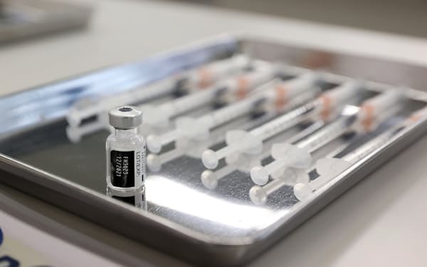 国立病院機構東京医療センターの職員向け３回目接種で使われたファイザー製の新型コロナワクチン（1日、東京都目黒区）