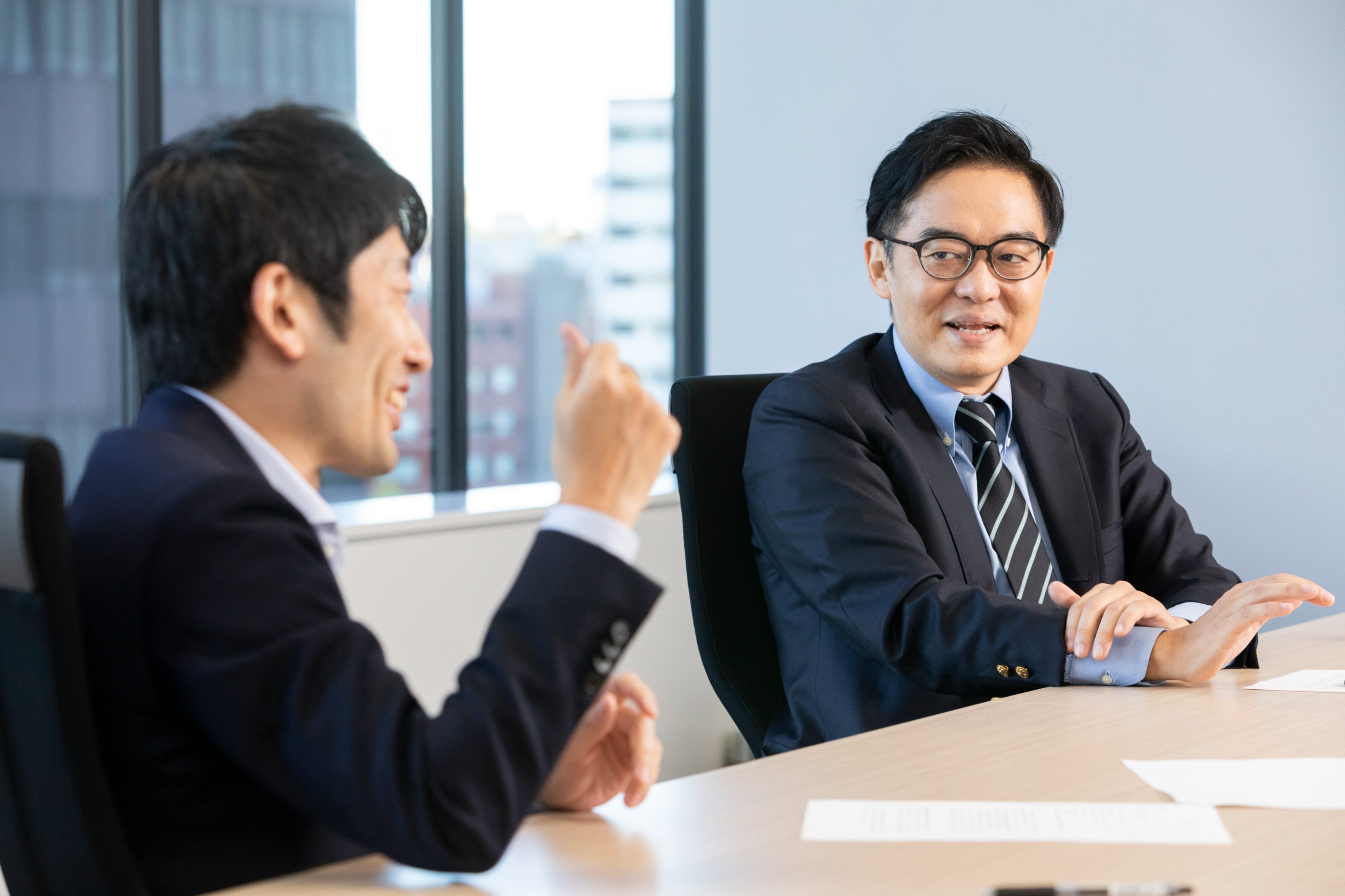 産業医の大室さん(写真右)とコンサルタントの塩野さん(撮影=山田麻那美)