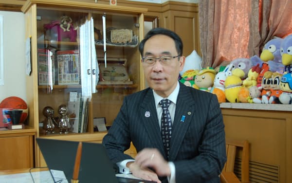 インタビューに応じる埼玉県の大野元裕知事