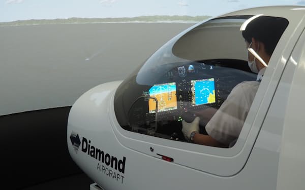 最新型の飛行訓練装置(FTＤ)も今後増設する計画だ（2021年12月、大分県国東市）