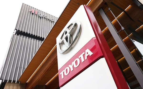 トヨタが国内工場の稼働を一時停止し、9月と10月に新車販売が急減した