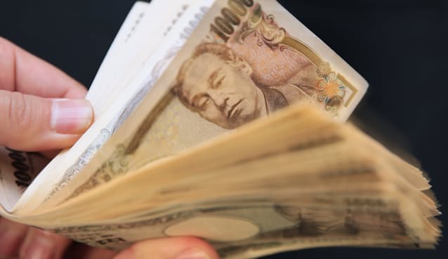 年越しのお札 121兆円 12年連続最高更新 日本経済新聞 年越しのお札 121兆円 12年連続最高更新 日本経済新聞