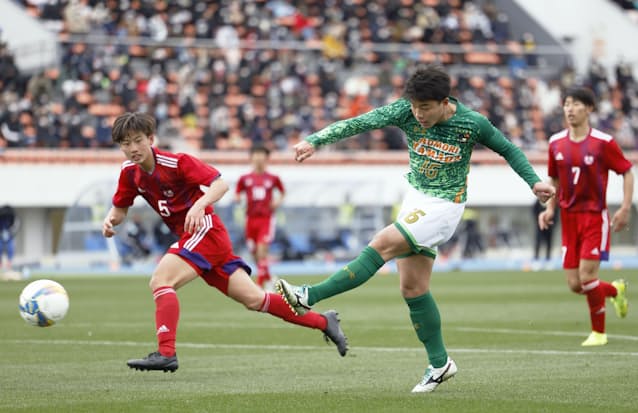 青森山田が大勝 前回v山梨学院敗れる 高校サッカー 日本経済新聞 青森山田が大勝 前回v山梨学院敗れる 高校サッカー 日本経済新聞