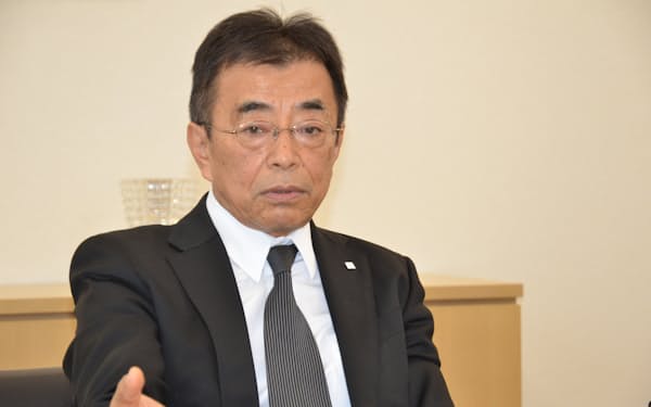インタビューに答える北海道ガスの大槻博社長（21年12月末、札幌市内）