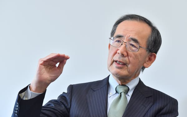 白川・前日銀総裁は人口減対策の必要性を訴える