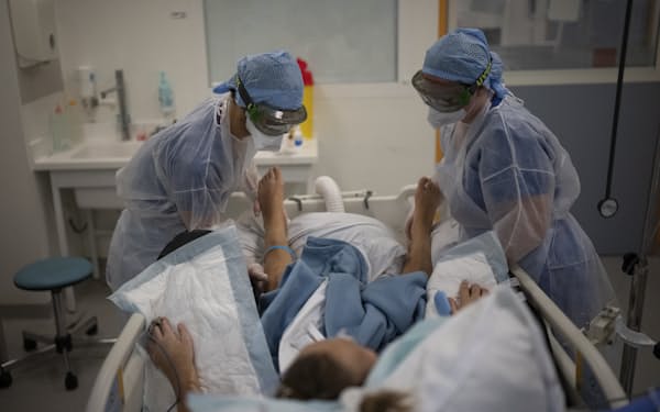 フランスではオミクロン型の感染が過半数を占める（マルセイユの病院）＝ＡＰ