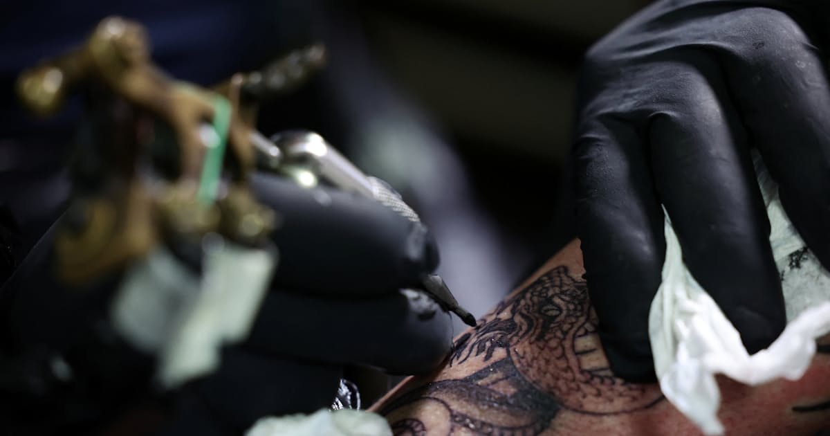 Eu タトゥー用インクを規制 健康被害防止 業界反発 日本経済新聞