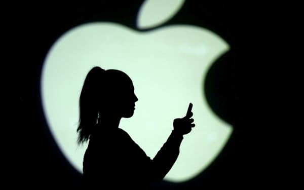 アップルの時価総額は世界企業で初めて３兆㌦を突破した＝ロイター