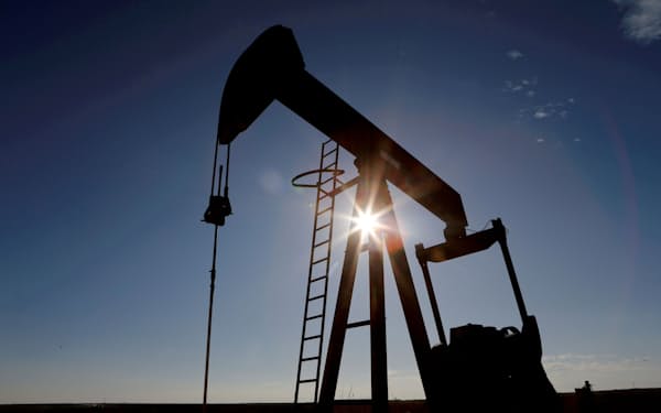 低コストで原油を生産できる掘削済みの油井が減っている（米テキサス州）＝ロイター