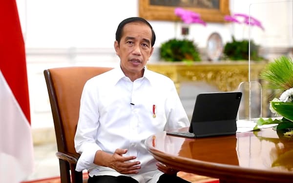 インドネシアのジョコ大統領は石炭事業者に国内優先義務を守るよう訴えた（6日）＝ジョコ氏のツイッター