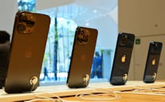米アップルが発売した「iPhone13」シリーズ（2021年9月、東京都千代田区のアップル丸の内）