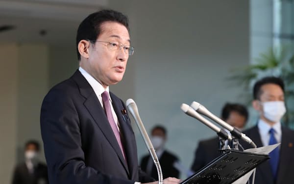 新たな新型コロナ対策を公表する岸田首相(11日午前、首相官邸)
