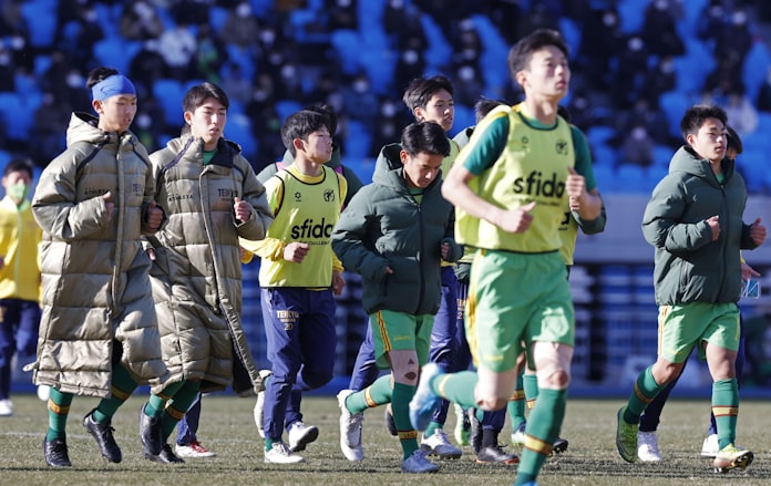 青森山田の高校サッカーv プレミアリーグの意義再認識 日本経済新聞 青森山田の高校サッカーv プレミアリーグの意義再認識 日本経済新聞