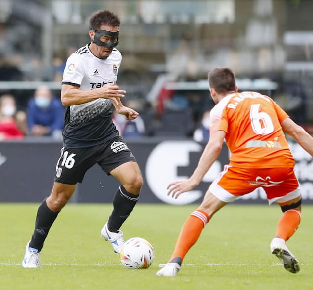 生粋のストライカー Fwで競争する覚悟 己に問う 日本経済新聞 生粋のストライカー Fwで競争する覚悟 己に問う 日本経済新聞