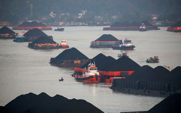 インドネシアは石炭の国内販売義務を昨年満たしていた会社にのみ、輸出再開  を許可する方針だ＝ロイター