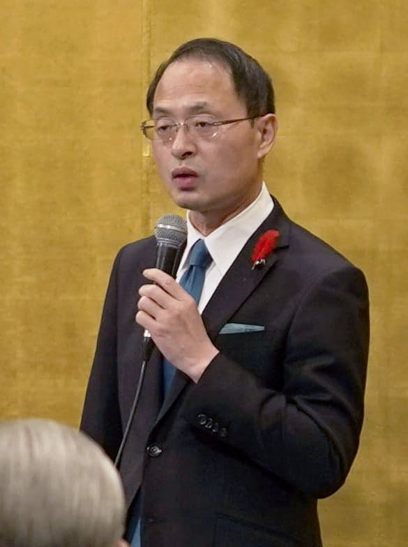 　石川県知事選に出馬する意向を表明した金沢市の山野之義市長（写真は21年11月）=共同