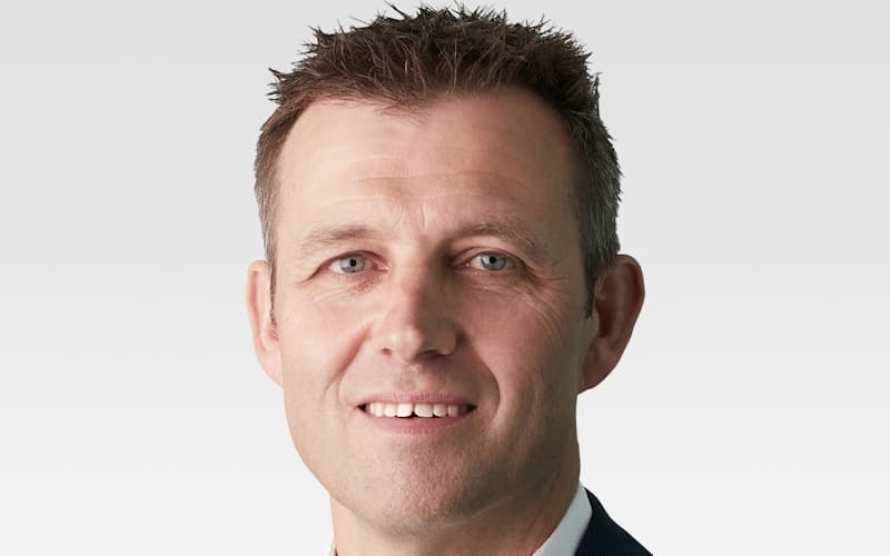 David Neal  ウィリス・タワーズワトソンの英国拠点で経験を積んだ後、オーストラリアで投資コンサルティング事業を始めた。同国のソブリンウェルスファンドのCEOを経て、2020年にIFMインベスターズに入社。