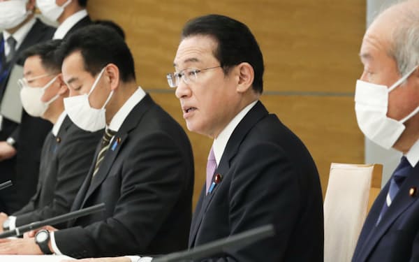 経済財政諮問会議であいさつする岸田首相（14日午前、首相官邸）