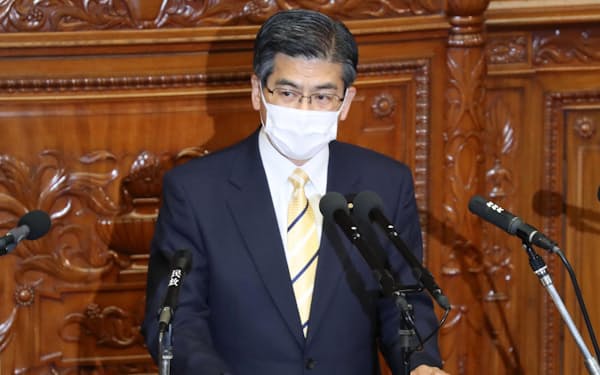 衆院本会議で質問に立つ公明党の石井啓一幹事長（2021年12月）
