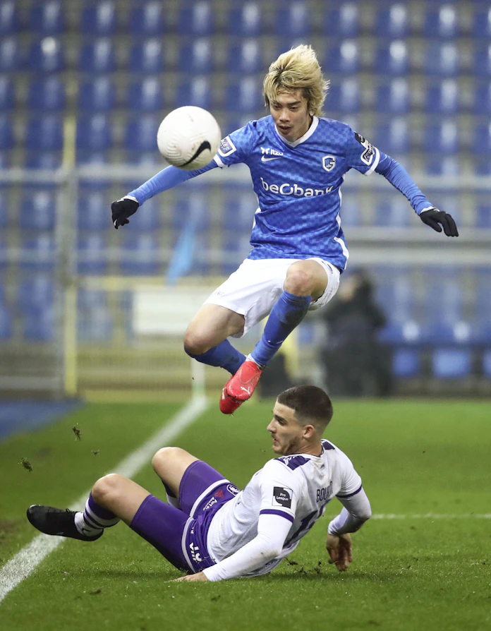 伊東純也が今季5点目 菅原由勢は初得点 海外サッカー 日本経済新聞 伊東純也が今季5点目 菅原由勢は初得点 海外サッカー 日本経済新聞