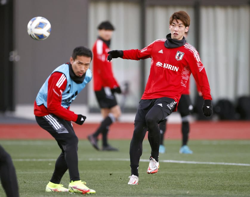 サッカー日本代表候補合宿 試合形式で戦術確認 日本経済新聞 サッカー日本代表候補合宿 試合形式で戦術確認 日本経済新聞