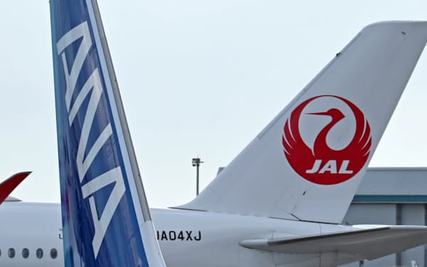 日本航空(JAL)と全日本空輸(ANA)の機体