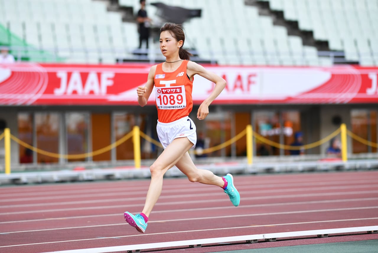2021 U20日本陸上競技選手権大会 女子5000メートル決勝を走る不破聖衣来選手（写真:松尾/アフロスポーツ）