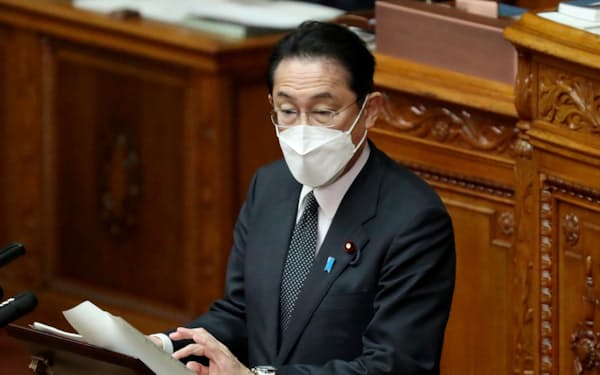 参院本会議の代表質問で答弁する岸田首相（21日午前）