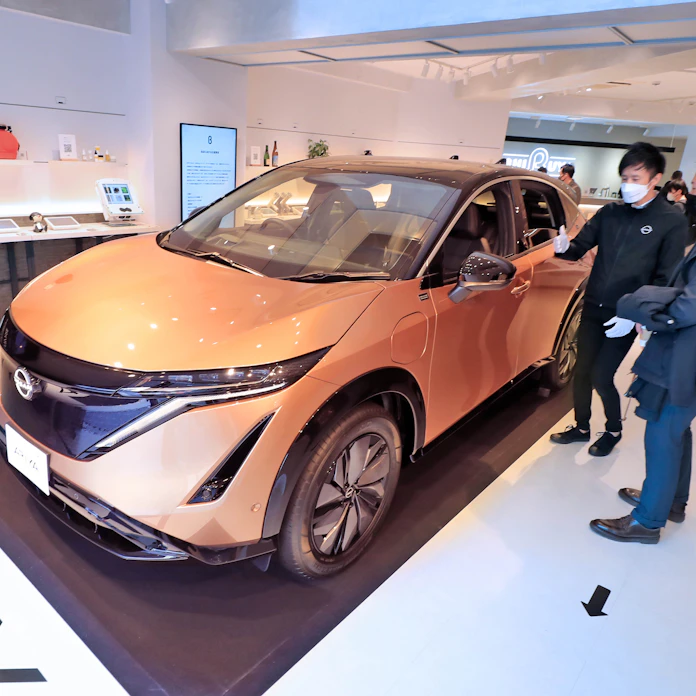 日産 ルノー 三菱自 Ev軸に3兆円投資 30車種超投入 日本経済新聞 日産 ルノー 三菱自 Ev軸に3兆円投資 30車種超投入 日本経済新聞
