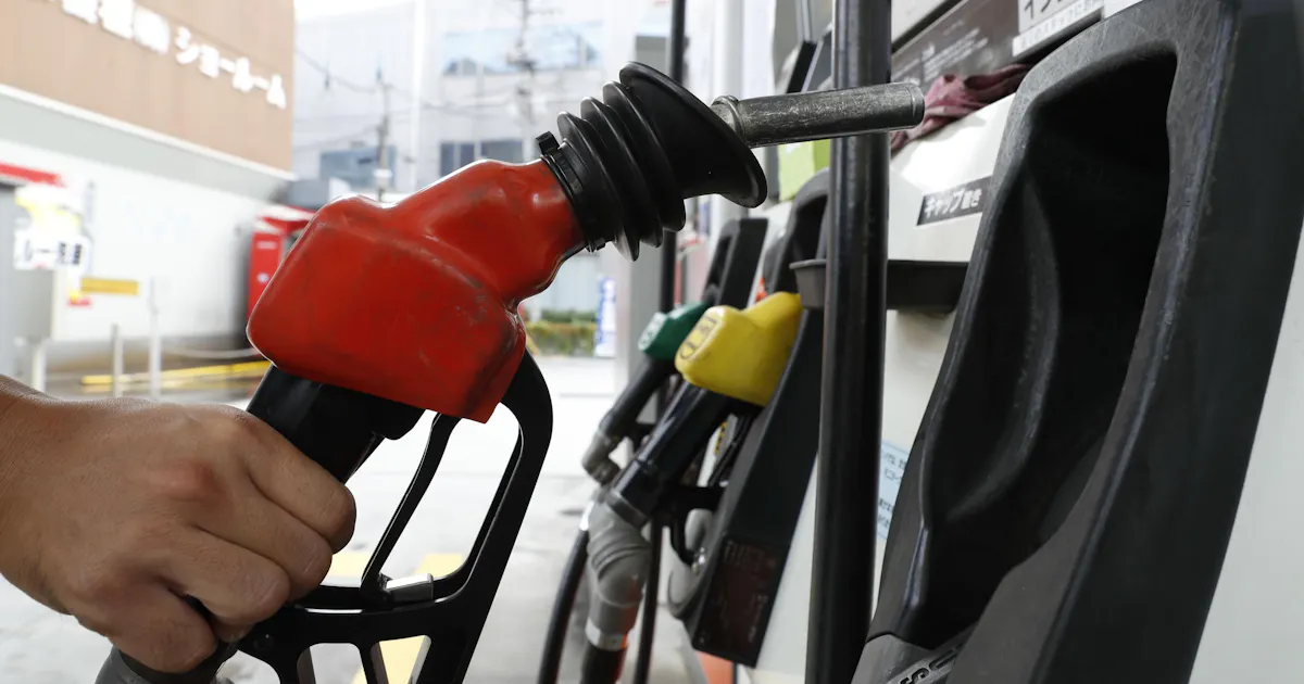 ガソリン 危うい価格統制 補助金27日に初の発動 日本経済新聞 ガソリン 危うい価格統制 補助金27日に初の発動 日本経済新聞