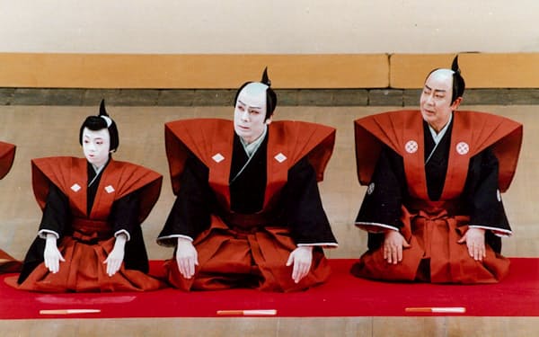 1981年、高麗屋の親子孫三代の同時襲名は歌舞伎界の大きな話題となった（右から初代松本白鸚、九代目松本幸四郎、七代目市川染五郎）©松竹株式会社