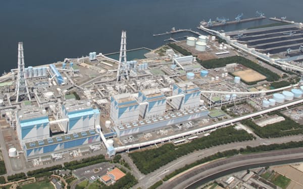 日本ではアンモニア混焼の実証事業が始まった（愛知県の火力発電所、JERA提供）