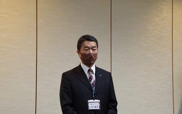 村井知事は学校や職場での感染対策を強化する方針を示した（28日、宮城県庁）