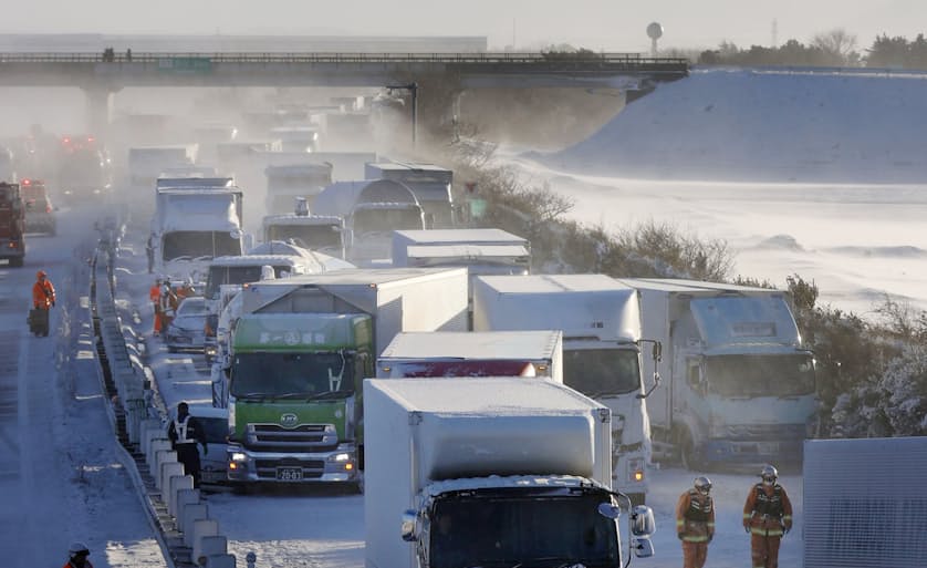 ホワイトアウト対策 ブレーキ焦らずに 東北道事故1年 日本経済新聞 ホワイトアウト対策 ブレーキ焦らずに 東北道事故1年 日本経済新聞