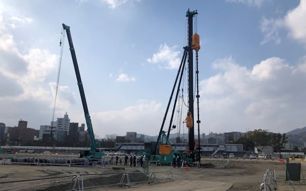 くい打ち工事が始まった広島の新サッカー場予定地