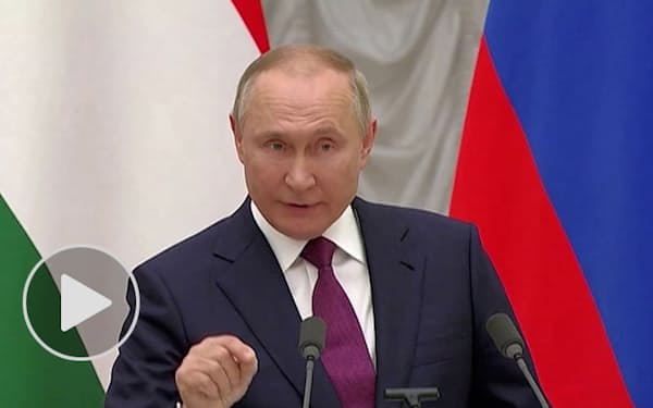 記者会見するロシアのプーチン大統領（1日、モスクワ）＝ロイター
