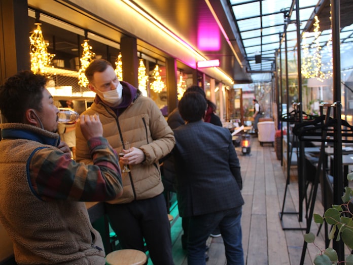 静岡 人宿町に屋外デッキの飲食店街 創造舎が開業 日本経済新聞 静岡 人宿町に屋外デッキの飲食店街 創造舎が開業 日本経済新聞