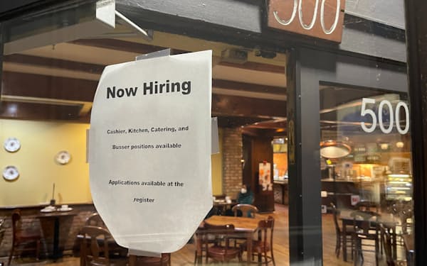 会計、厨房、配膳、片付けとあらゆる職種を募集する飲食店(米南部バージニア州)