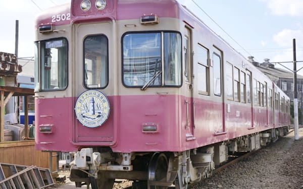 復旧した銚子電鉄の電車（千葉県銚子市）＝同社提供