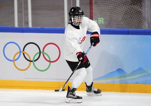 アイスホッケー女子が調整 1位突破懸けチェコ戦8日 日本経済新聞 アイスホッケー女子が調整 1位突破懸けチェコ戦8日 日本経済新聞