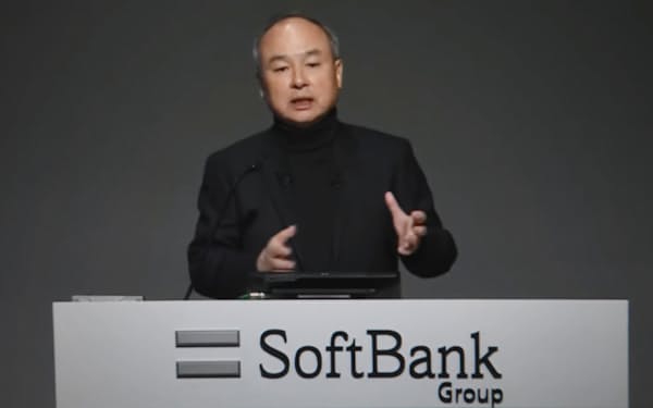 決算を発表するソフトバンクGの孫正義会長兼社長(8日)