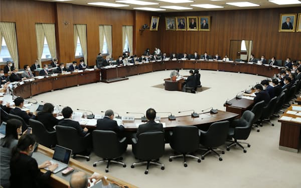 各会派による自由討議が行われた衆院憲法審査会