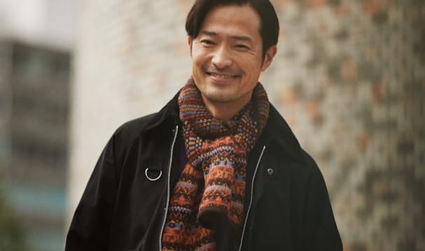 マフラーのおしゃれな巻き方 冬の装い格上げ Nikkei Style マフラーのおしゃれな巻き方 冬の装い格上げ Nikkei Style