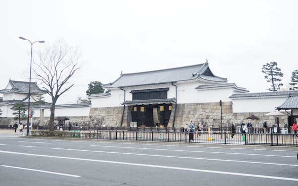 京都市は世界遺産・二条城の入城料を値上げする