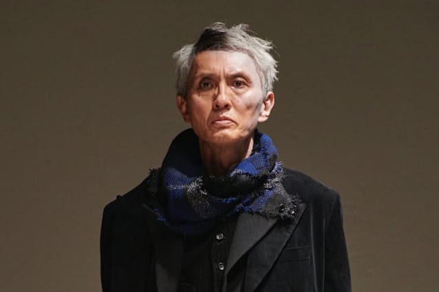 パリコレに殴り込み イケオジ 松重豊 存在感で圧倒 Nikkei Style パリコレに殴り込み イケオジ 松重豊 存在感で圧倒 Nikkei Style